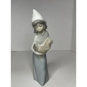Lladro Shepherdess Girl with Rooster Hand Made In Spain Porcelain Figurine 8"
